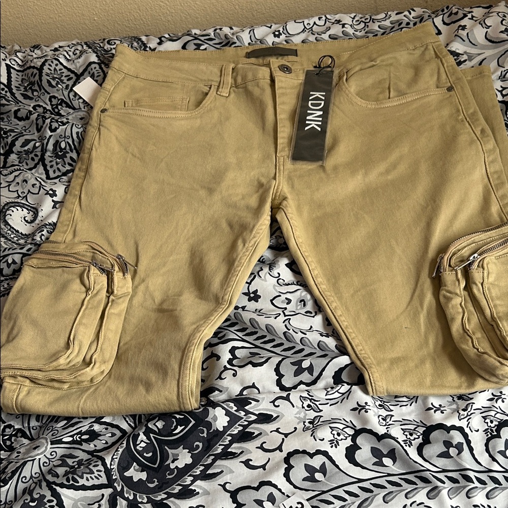Men KDNK Khaki Cargo Pocket Pants